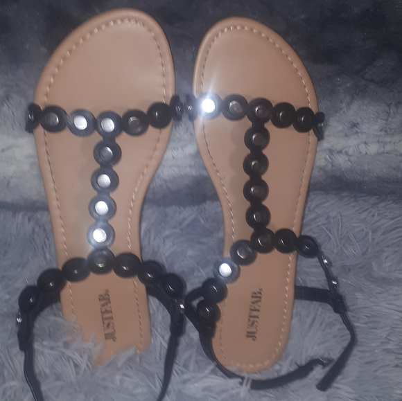Flat sandals with chrome dots - Picture 7 of 7